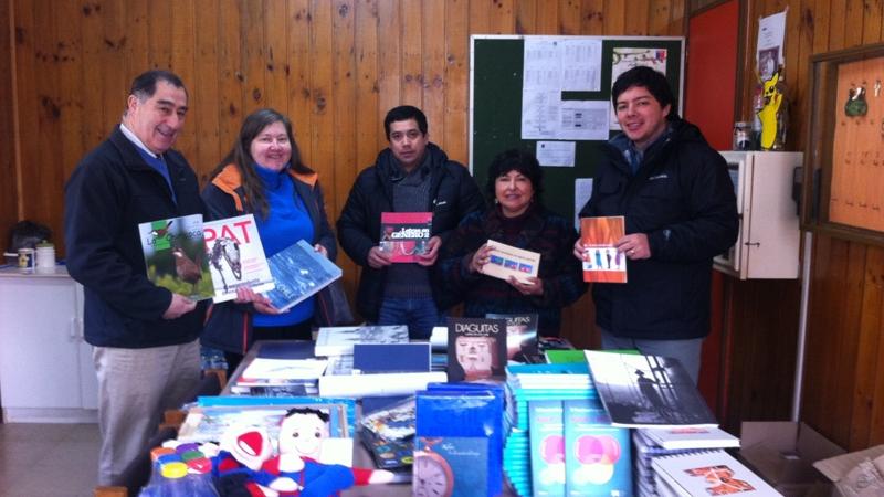 Miguel Hernández (encargado del Museo Escolar de La Aguada), Gabriela Alt, Manuel Ortiz (MSCN), María Avila (directora de la Escuela La Aguada) y Jesús Jaramillo (encargado de la Biblioteca Escolar)