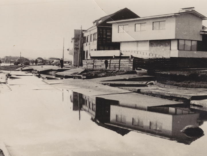 Esquina de la Costanera y calle Carlos Andwanter