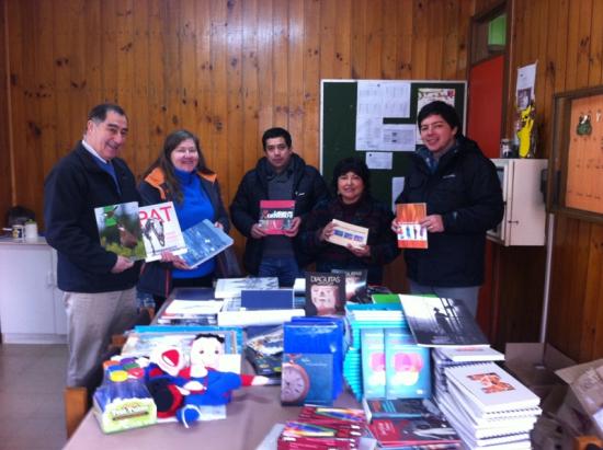 Miguel Hernández (encargado del Museo Escolar de La Aguada), Gabriela Alt, Manuel Ortiz (MSCN), María Avila (directora de la Escuela La Aguada) y Jesús Jaramillo (encargado de la Biblioteca Escolar)